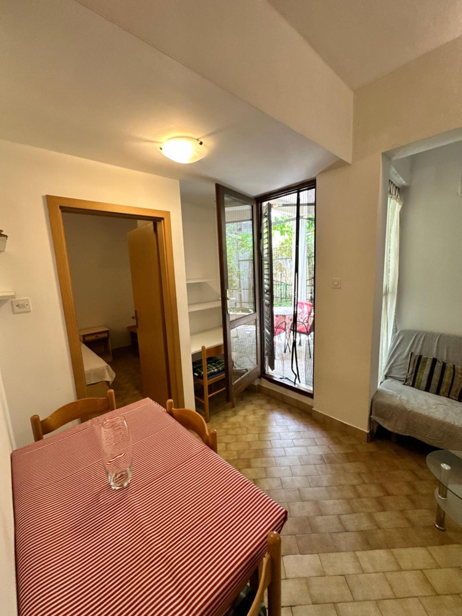Ferienwohnung Kornelija 2 Podgora Exterior foto